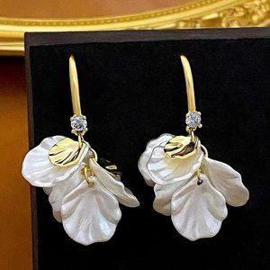 Floral high touch unique design earrings